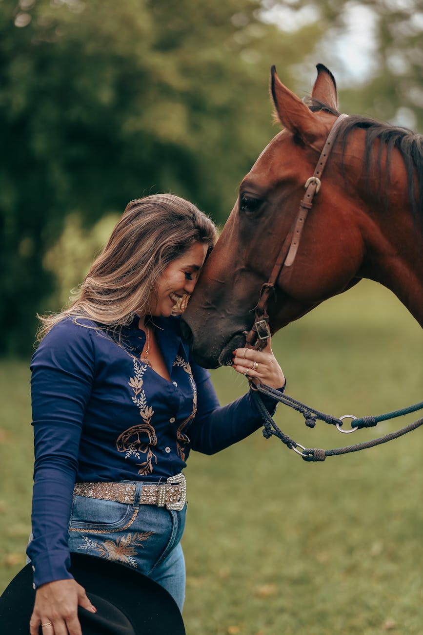 Silent Cues: How to Notice When Your Horse Isn’t Okay – Without Losing&nbsp;Leadership